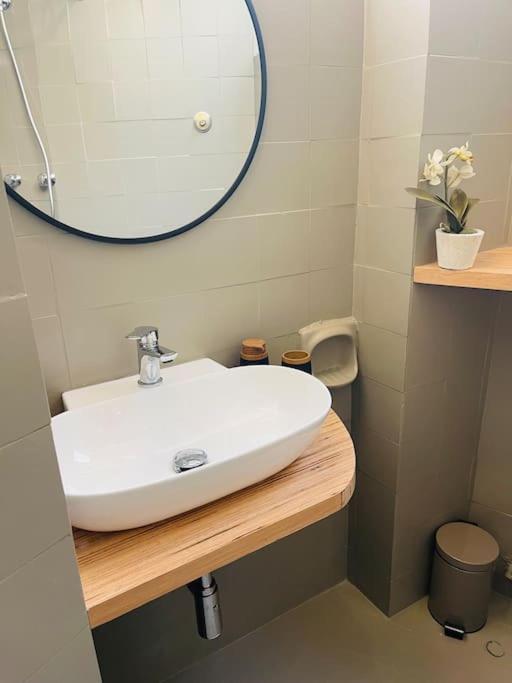 Cozy Apartment In Trastevere Рим Экстерьер фото